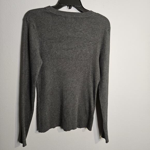 TAHARI Charcoal Gray Ribbed Pullover Sweater with Silver Button Accents Sz L - Picture 4 of 9